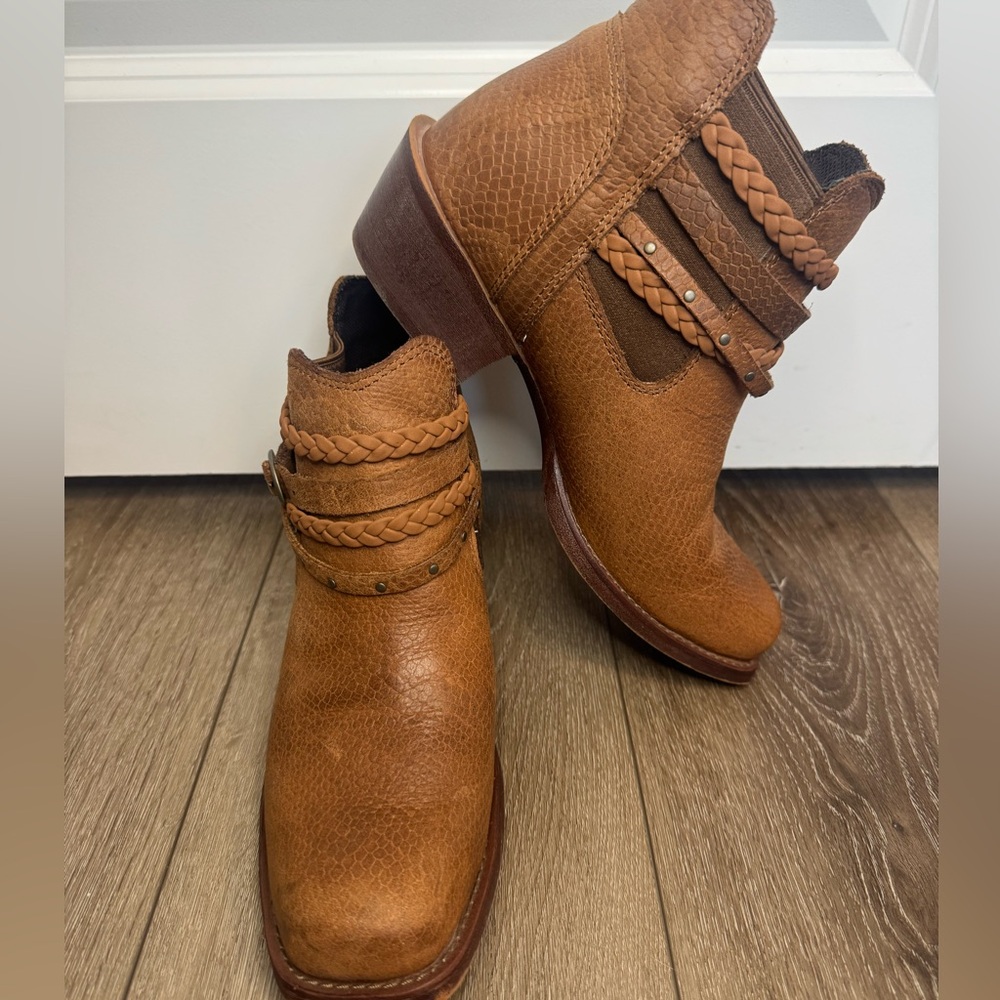 Justin Womens Cognac Leather Western Ankle Boots Braided Strap Cowgirl Booties 9